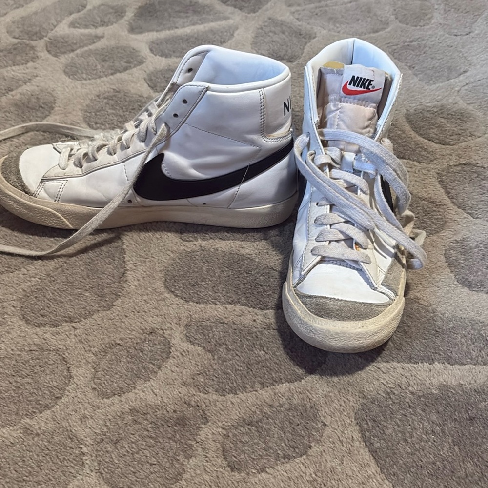 Nike Blazer size 8.5